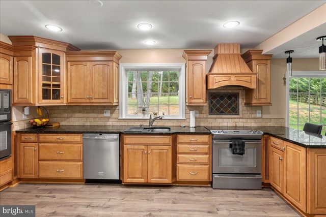 12183 HOLLY KNOLL CIR, Great Falls, VA 22066