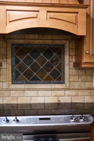 12183 HOLLY KNOLL CIR, Great Falls, VA 22066