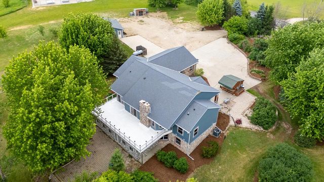 8151 Midland DRIVE, Allenton, WI 53002