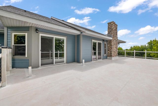 8151 Midland DRIVE, Allenton, WI 53002
