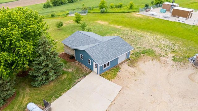 8151 Midland DRIVE, Allenton, WI 53002