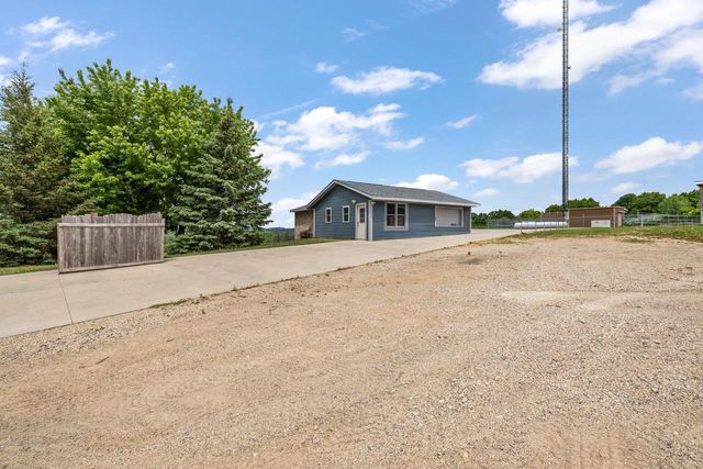 8151 Midland DRIVE, Allenton, WI 53002