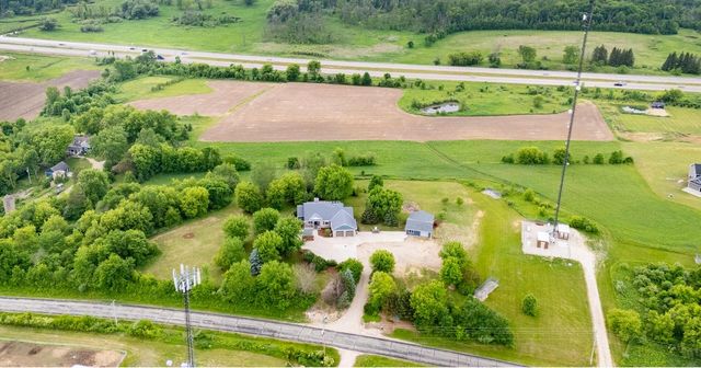 8151 Midland DRIVE, Allenton, WI 53002