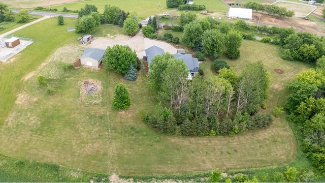 8151 Midland DRIVE, Allenton, WI 53002