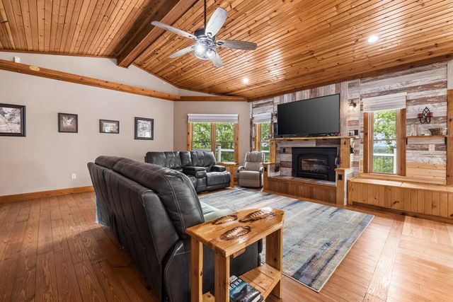 8151 Midland DRIVE, Allenton, WI 53002