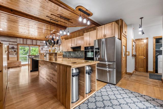 8151 Midland DRIVE, Allenton, WI 53002