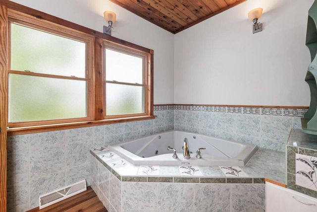 8151 Midland DRIVE, Allenton, WI 53002