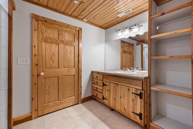 8151 Midland DRIVE, Allenton, WI 53002