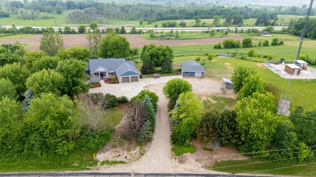 8151 Midland DRIVE, Allenton, WI 53002