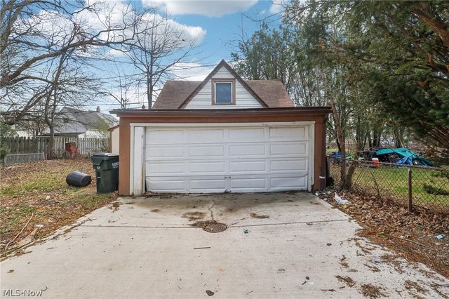 22350 Tracy Avenue, Euclid, OH 44123