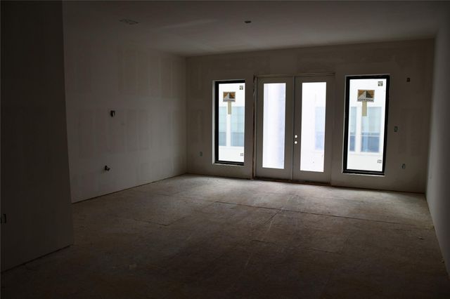 920 Patterson Street, Houston, TX 77007