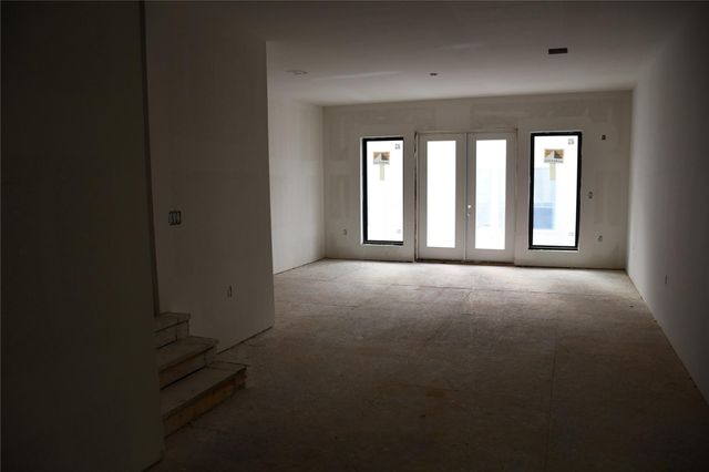 920 Patterson Street, Houston, TX 77007