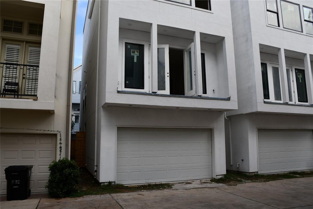 920 Patterson Street, Houston, TX 77007