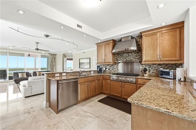 265 Indies WAY 701, Naples, FL 34110