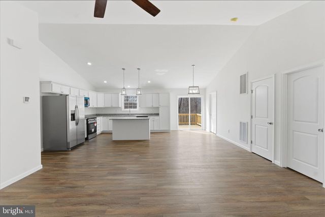 175 FAWN RUN LN, Hedgesville, WV 25427