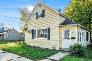 1014 E Market Street, Warsaw, IN 46580