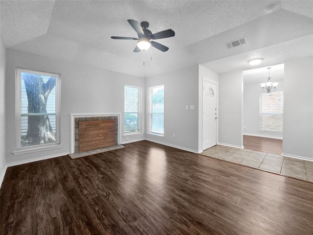 424 Sycamore Lane, Euless, TX 76039
