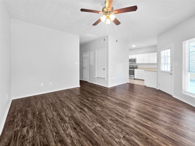 424 Sycamore Lane, Euless, TX 76039