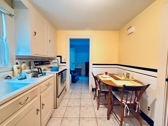27 Keating Circle, Weymouth, MA 02190