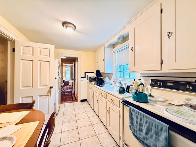 27 Keating Circle, Weymouth, MA 02190