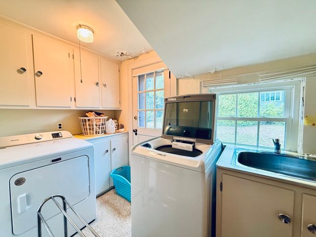 27 Keating Circle, Weymouth, MA 02190