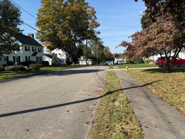 27 Keating Circle, Weymouth, MA 02190