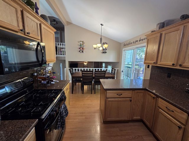 1002 Loren Drive, Joliet, IL 60431