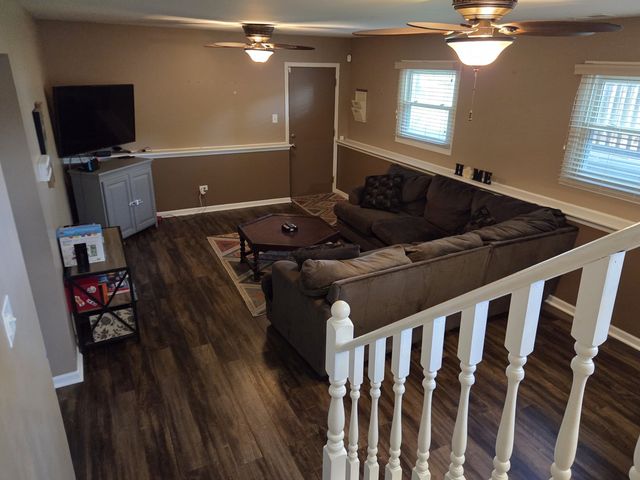 1002 Loren Drive, Joliet, IL 60431
