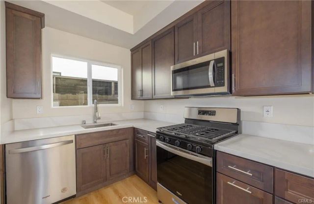 4928 8th Avenue, Los Angeles, CA 90043