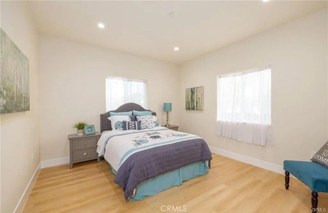 4928 8th Avenue, Los Angeles, CA 90043