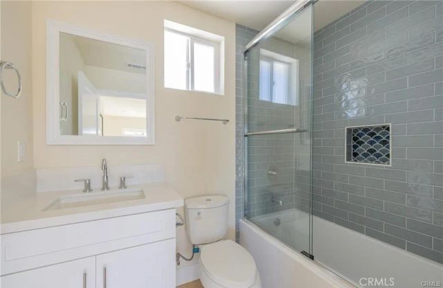 4928 8th Avenue, Los Angeles, CA 90043