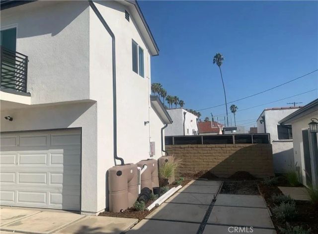 4928 8th Avenue, Los Angeles, CA 90043