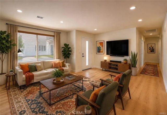 4928 8th Avenue, Los Angeles, CA 90043