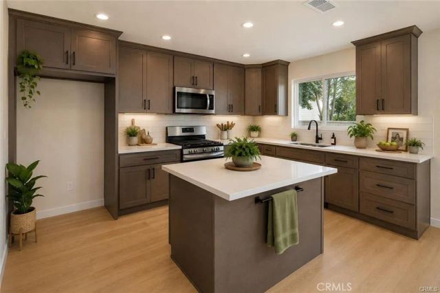 4928 8th Avenue, Los Angeles, CA 90043