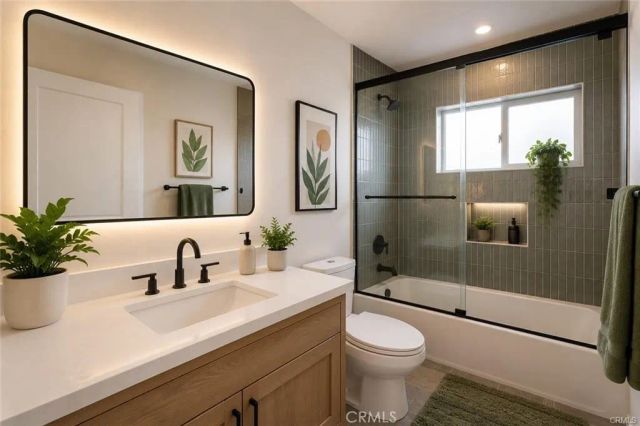 4928 8th Avenue, Los Angeles, CA 90043