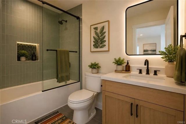 4928 8th Avenue, Los Angeles, CA 90043