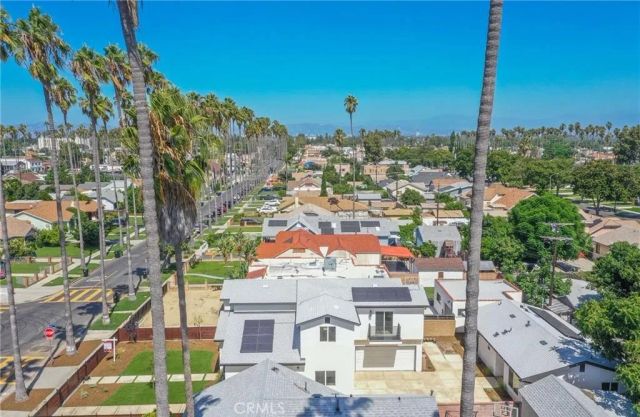 4928 8th Avenue, Los Angeles, CA 90043