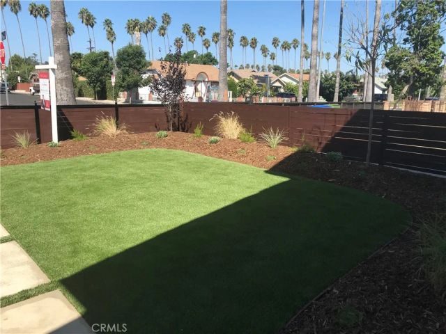 4928 8th Avenue, Los Angeles, CA 90043
