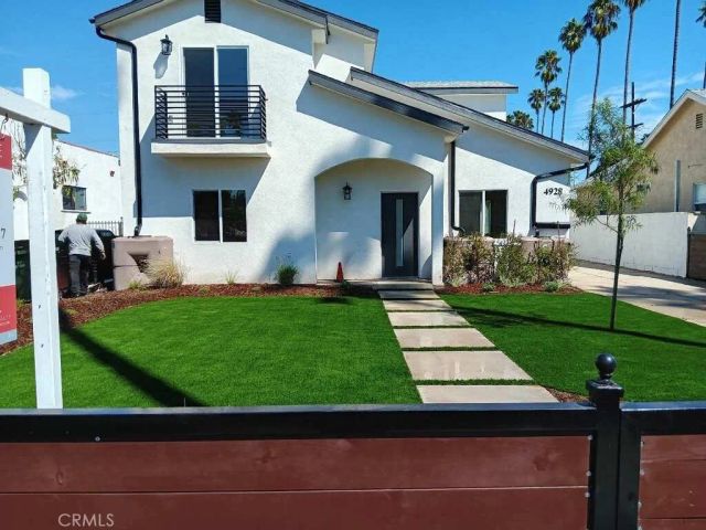 4928 8th Avenue, Los Angeles, CA 90043