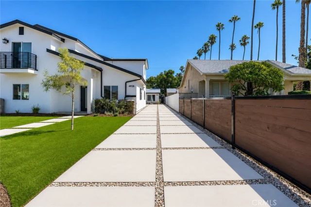 4928 8th Avenue, Los Angeles, CA 90043