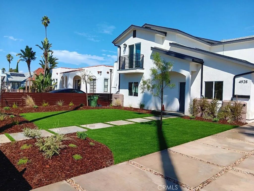 4928 8th Avenue, Los Angeles, CA 90043