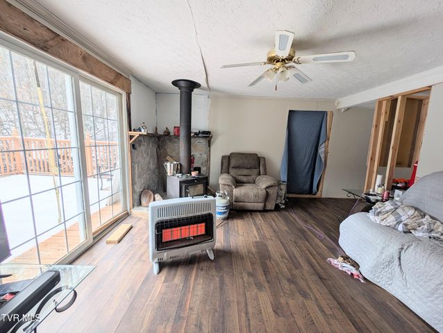 7737 Birchfield Road, Pound, VA 24279