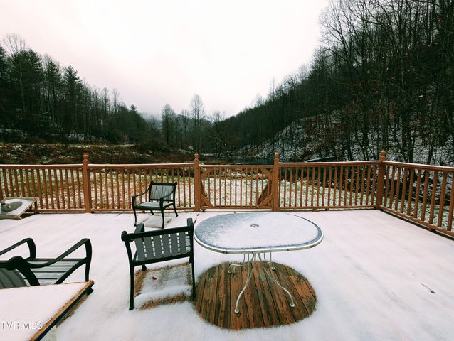 7737 Birchfield Road, Pound, VA 24279