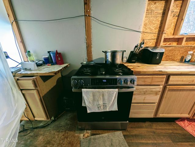 7737 Birchfield Road, Pound, VA 24279