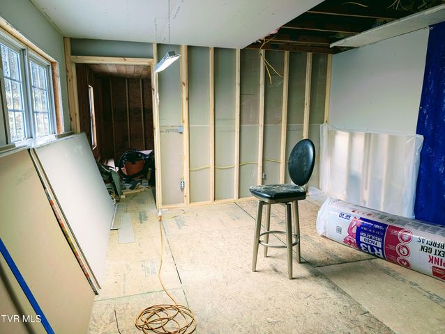 7737 Birchfield Road, Pound, VA 24279