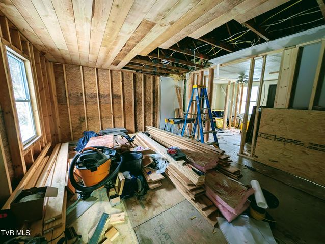 7737 Birchfield Road, Pound, VA 24279