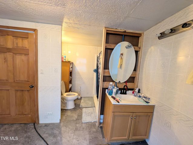 7737 Birchfield Road, Pound, VA 24279