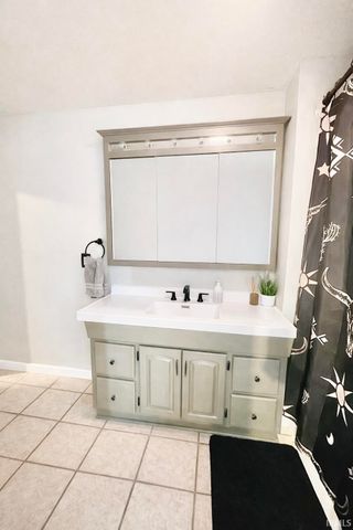 1136 S Delphos Street, Kokomo, IN 46902