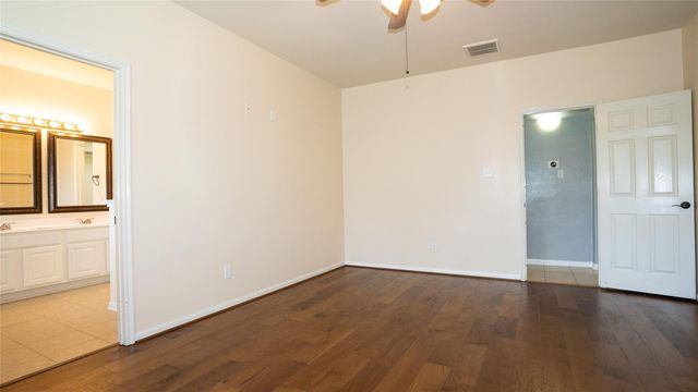 11922 Champions Walk Ln Lane, Houston, TX 77066