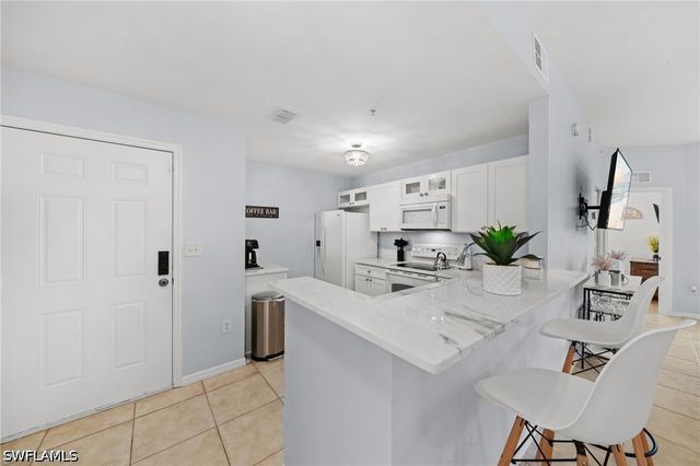 15393 Bellamar CIR 512, Fort Myers, FL 33908